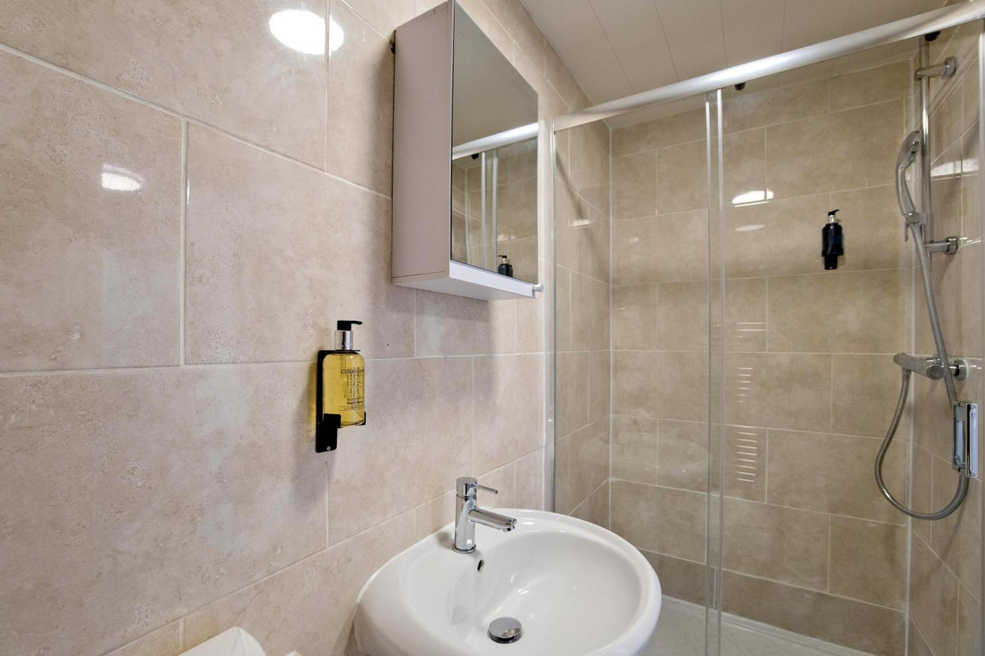 Imperial Corner House-Whitechapel Apartment London Ngoại thất bức ảnh